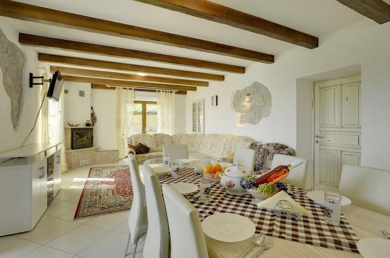 Lupoglav  Villa Bella מראה חיצוני תמונה